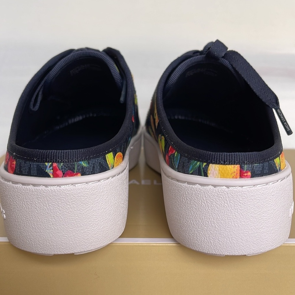 Michael Kors POPPY SLIDE SNEAKERS 
FRUIT PAINT MK SIG SM
49T4POFP1Q Platforms - Picture 15 of 16